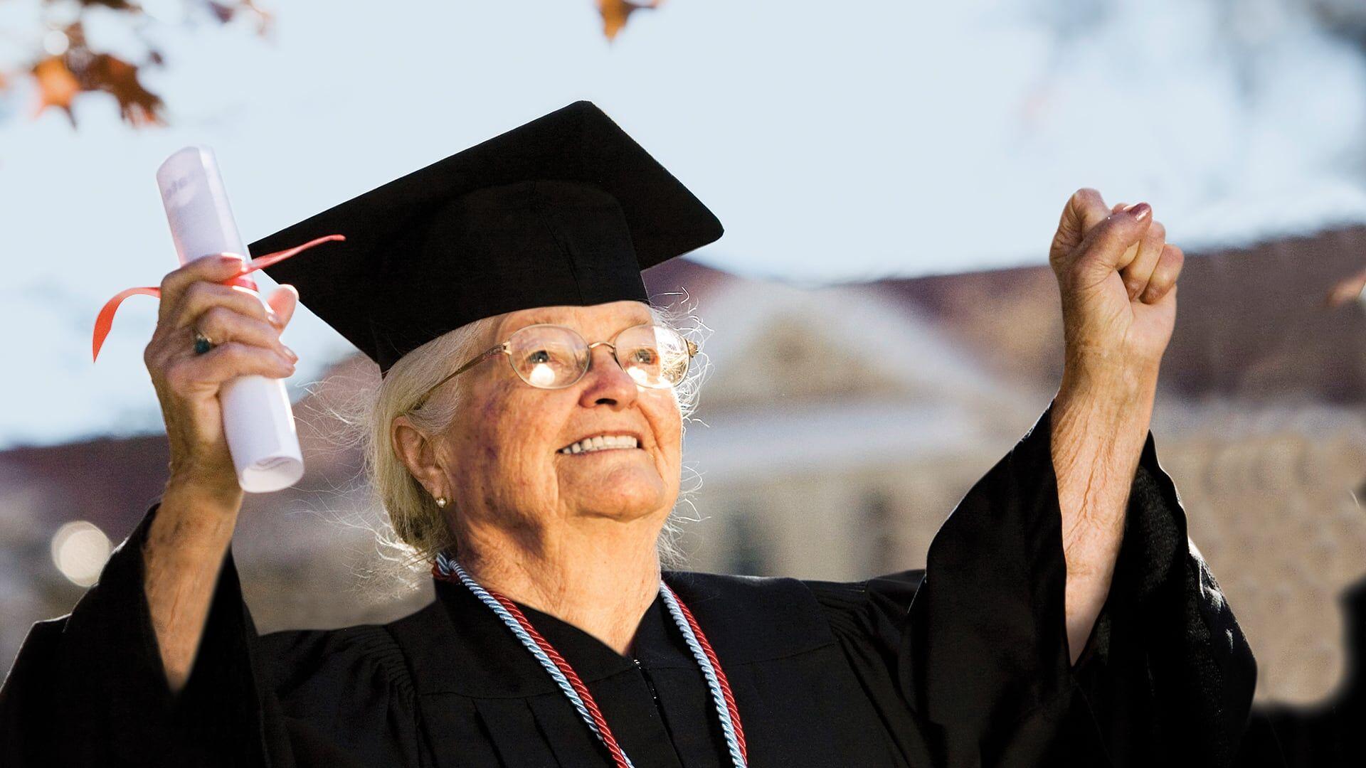 Nola Ochs, la diplômée la plus âgée du  monde.