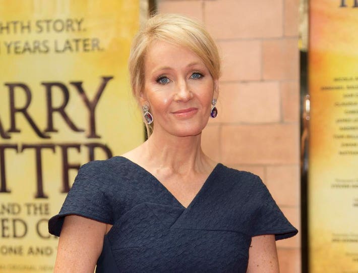 J.K. Rowling, de la plume à la gloire.