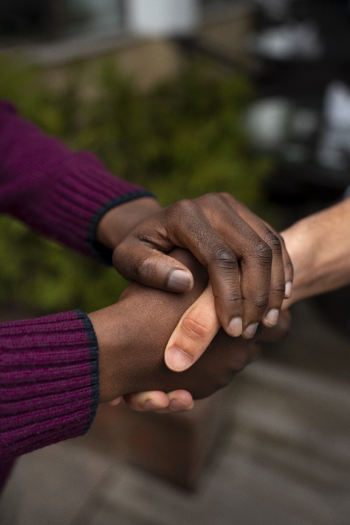 Réflexions sur la Société : Perspectives Spirituelles et Sociales