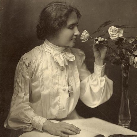 Helen Keller est née en 1880, dans un petite...